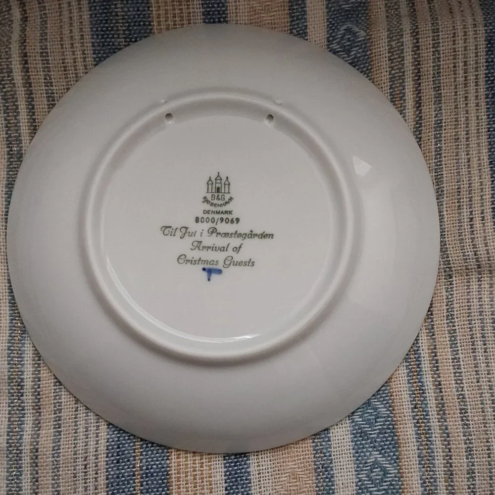Royal Copenhagen Vintage 1969 “Christmas with the Country‎ Relatives